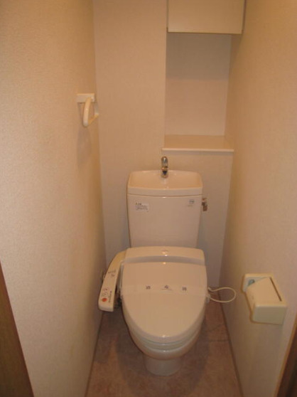トイレ　ウォシュレット付き