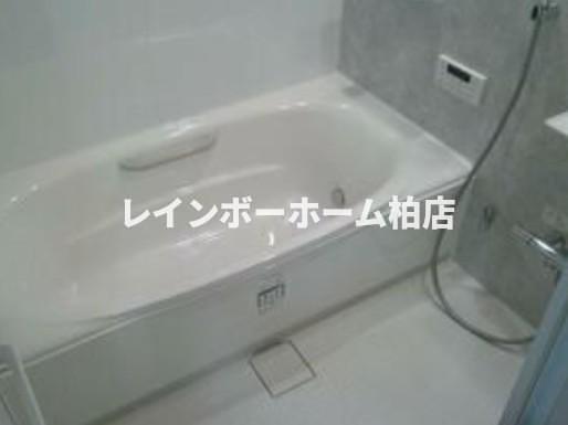 バス・シャワールーム　日々の疲れを癒すお風呂付です