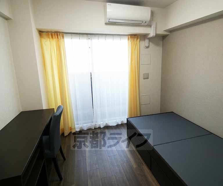 居室・リビング　家具家電付きのお部屋です。