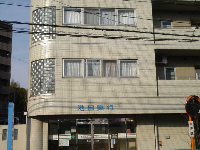 その他　銀行（その他）まで320m