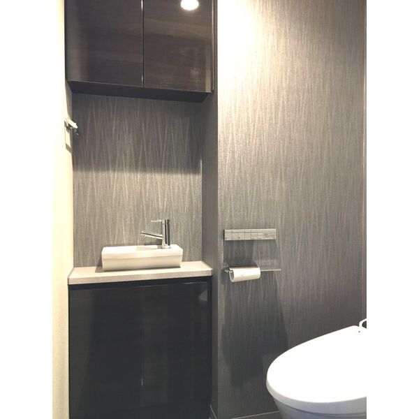 トイレ　※別室の参考写真の為、現況優先です。