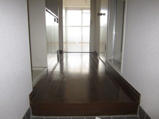 玄関　ファミール旭