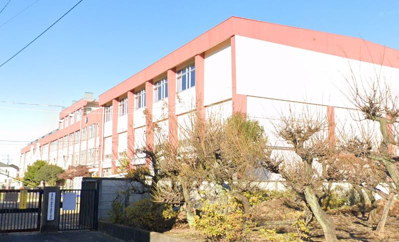 小学校　小金井市立本町小学校（小学校）まで600m