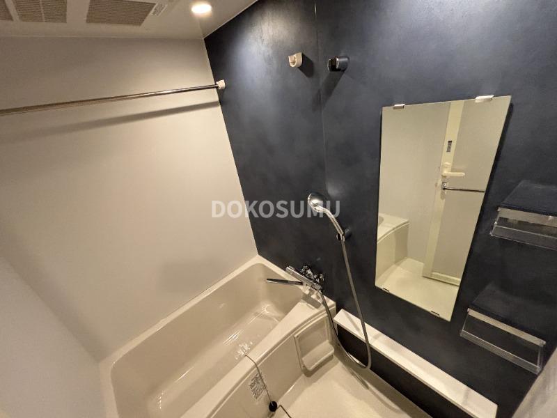 バス・シャワールーム　一日の疲れをやさしく癒やす、清潔感あふれるリラックスバス。