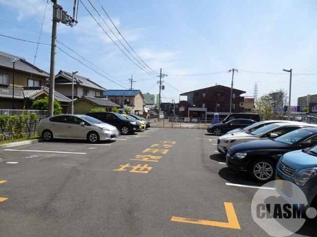 駐車場　敷地内駐車場