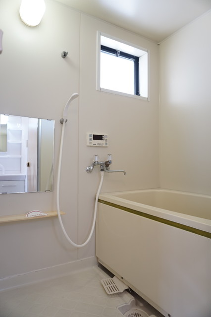 バス・シャワールーム　追焚給湯付きバスルーム