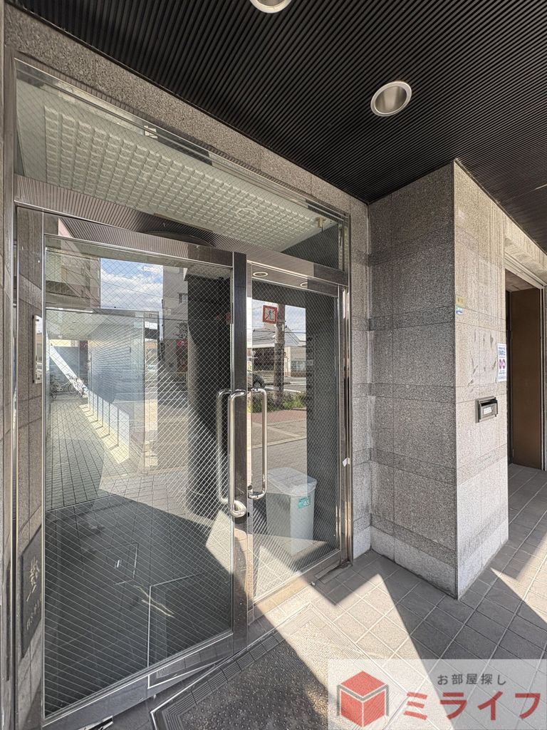 エントランス　バルコニー