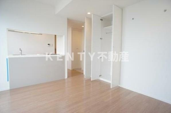 その他部屋・スペース　開放的な寝室です