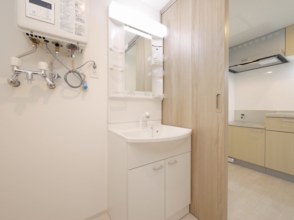 洗面設備　シャワードレッサー付きです！