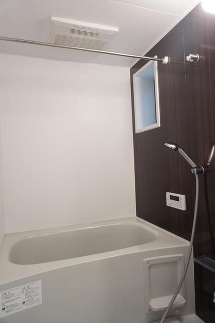 バス・シャワールーム　追焚給湯と浴室乾燥機付き