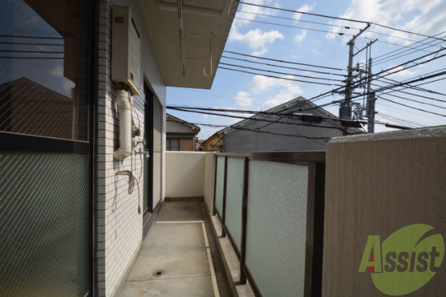 バルコニー　押入れ式収納たっぷりです