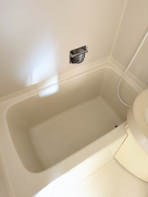 バス・シャワールーム　浴槽（トイレ同室）