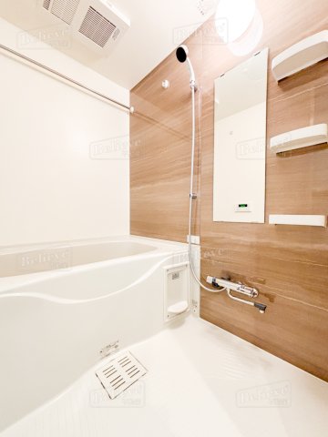 バス・シャワールーム　追い焚き・浴室乾燥機付きのお風呂です♪