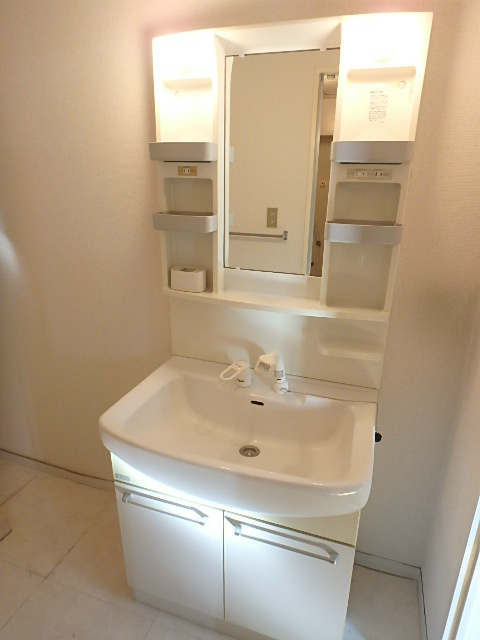 洗面設備　同仕様写真使用