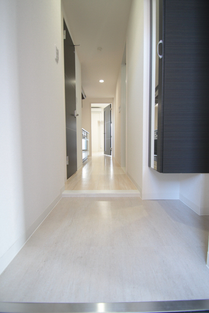 玄関　※同じ間取の別室のお写真です。