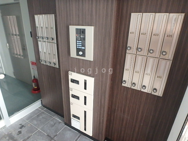 ロビー　宅配ボックス