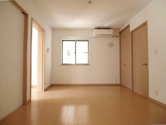 居室・リビング　使いやすい形の為、レイアウトを楽しめます♪