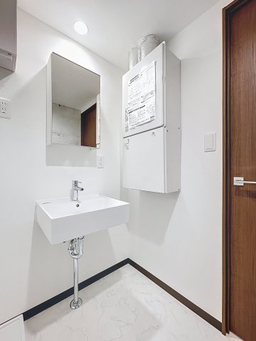 洗面設備　明るい洗面所です（※別号室の写真です）
