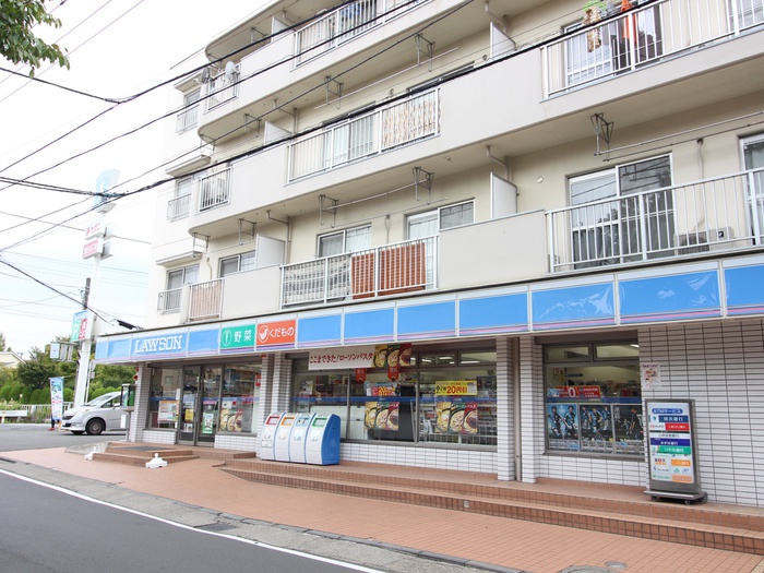 コンビニ　ローソン上麻生6丁目店（コンビニ）まで32m