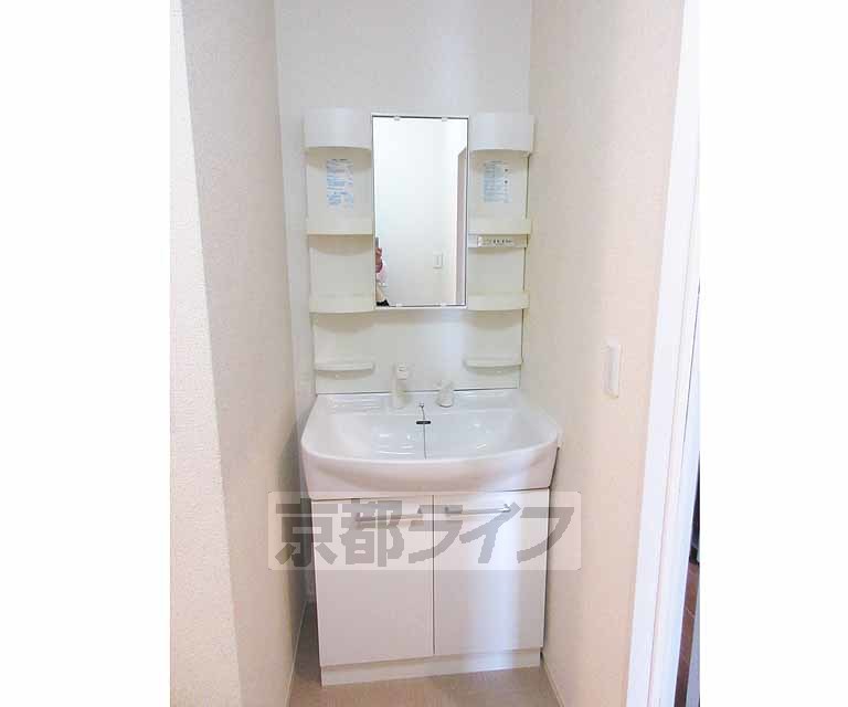 洗面設備　独立洗面台です！