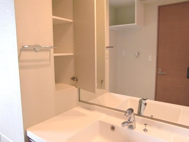 洗面設備　★広めな独立洗面台あります★