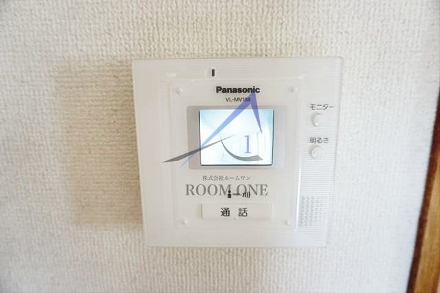セキュリティ　モニター付きインターホンです。