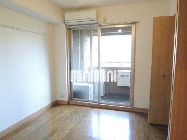 居室・リビング　別号室参考写真です