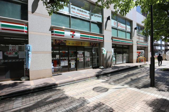 コンビニ　セブンイレブン横浜仲町台駅前店（コンビニ）まで176m