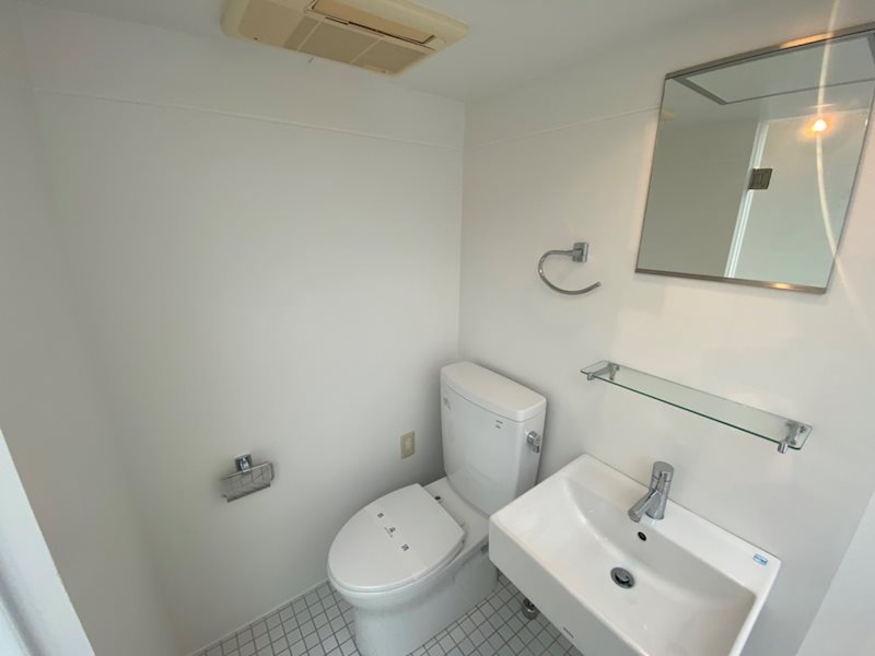 トイレ　同建物同号室の室内写真になります。(104号室)