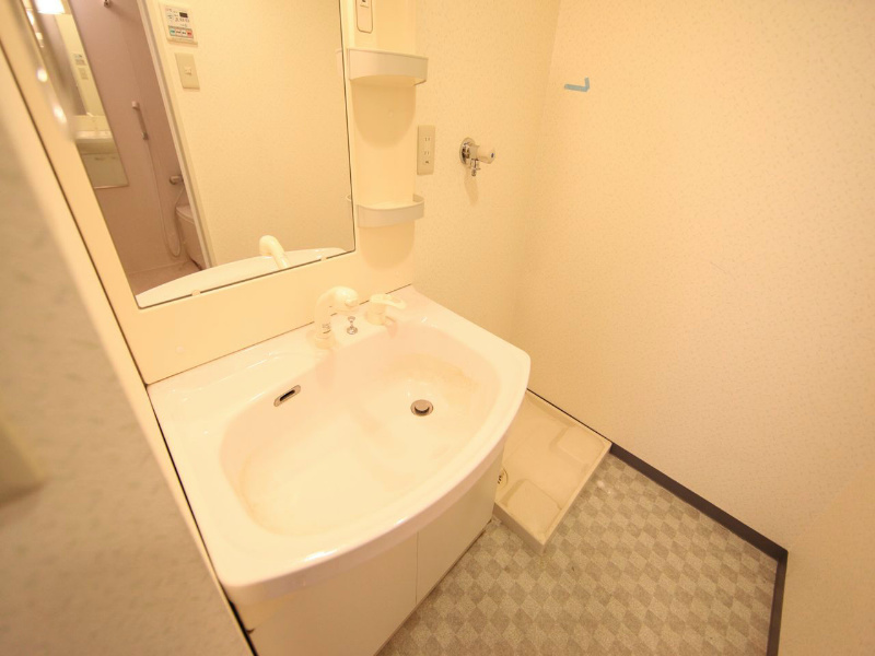 洗面設備　脱衣所　独立洗面台付（シャンプードレッサー付）洗濯機ご用意で