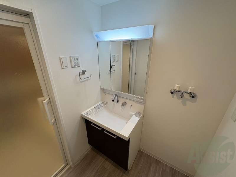 洗面設備　こちらに洗面台があります。朝の洗顔はこちらで。