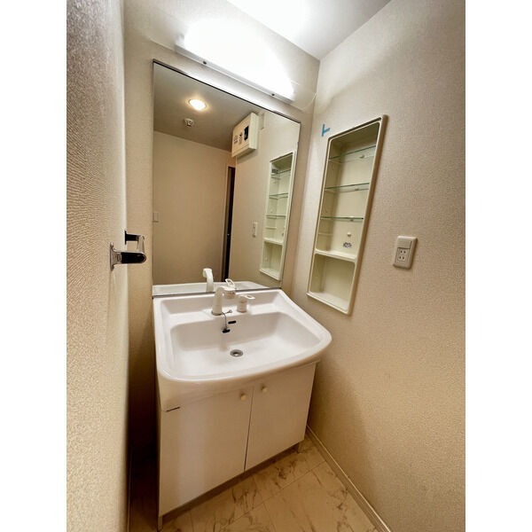 洗面設備　朝の準備はこちらでバッチリです