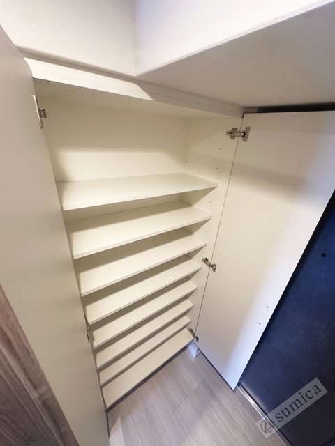 玄関　沢山の靴を収納可能です♪♪