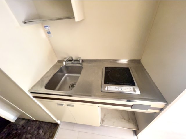 キッチン　1口IHコンロで火を使わず、料理初心者の方にもおすすめです！