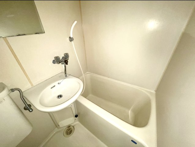 バス・シャワールーム　シンプルで機能的なユニットバスです！