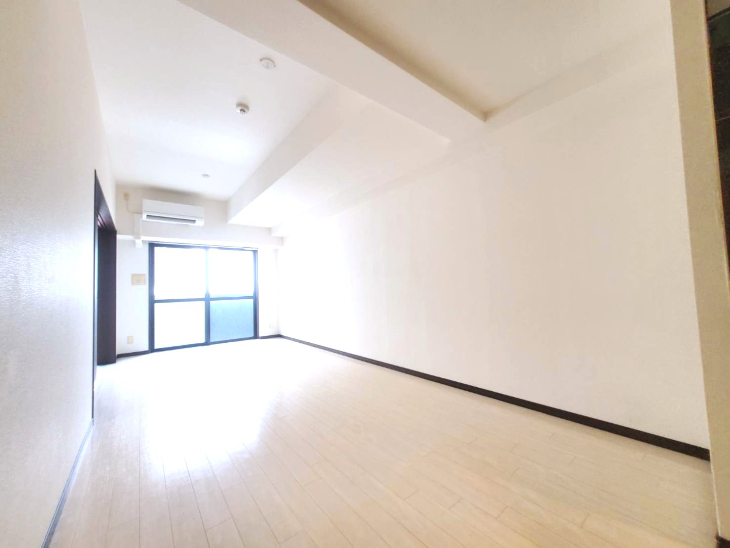 居室・リビング　※別部屋参考写真となります。