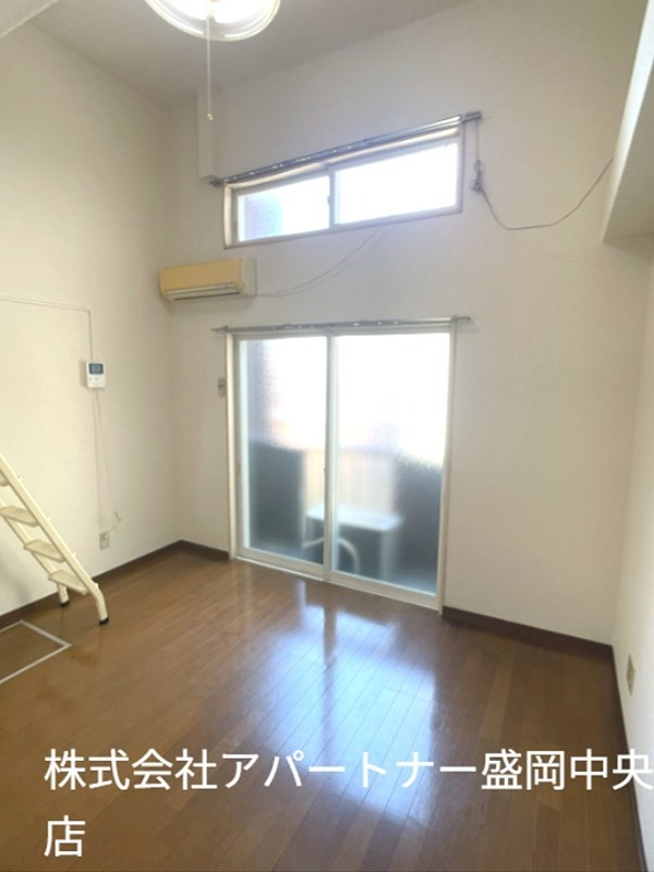 居室・リビング　洋室部分