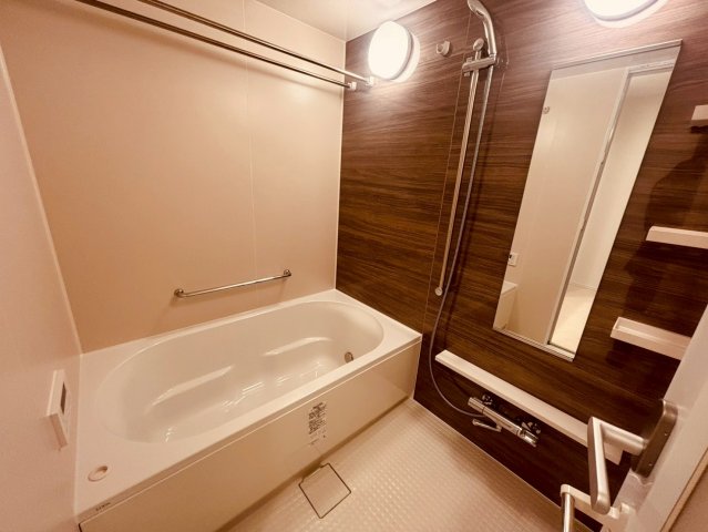 バス・シャワールーム　＊同間取り別部屋参照