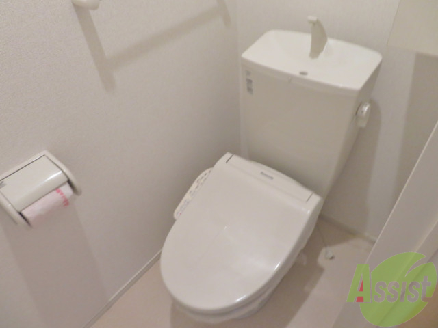 トイレ　ウォシュレット付きのトイレです。シャワートイレは便利ですね
