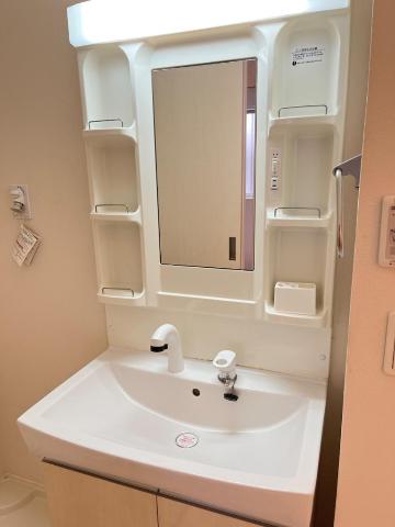 洗面設備　洗髪洗面化粧台