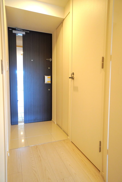 玄関　※写真は同タイプ住戸です。