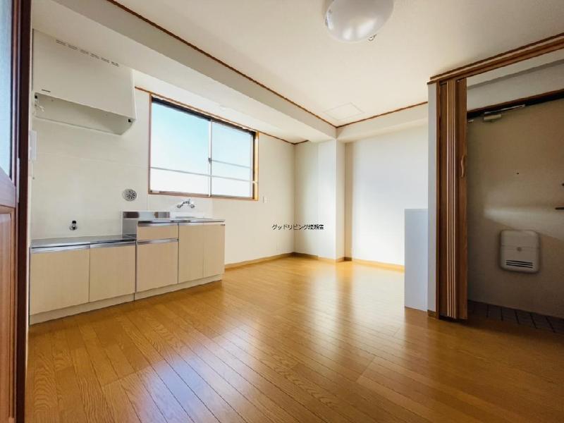 居室・リビング　同じタイプの別部屋写真です。