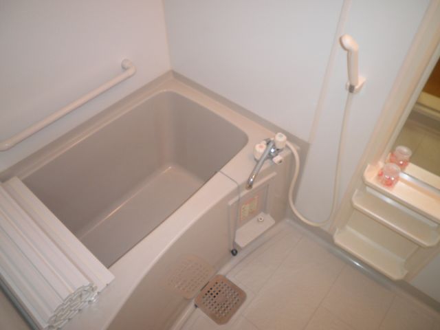 バス・シャワールーム　ゆったり出来るお風呂です。