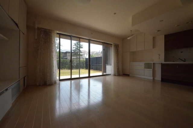 居室・リビング　★日当たりのよいリビング★