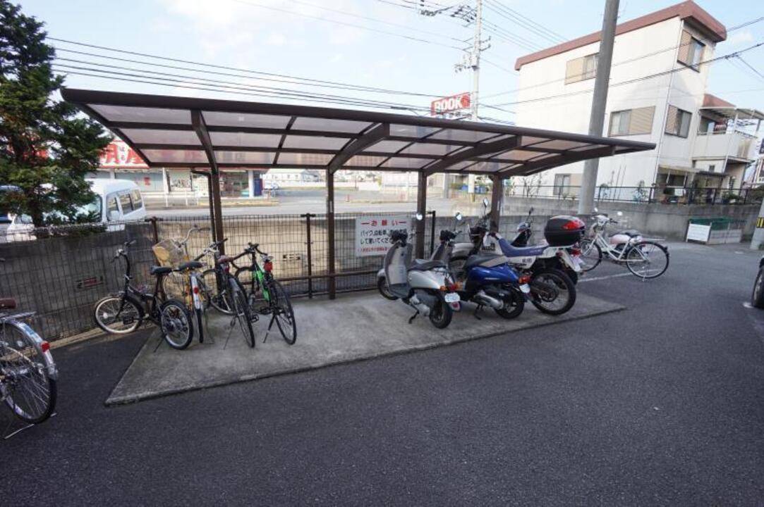 駐車場　駐輪場