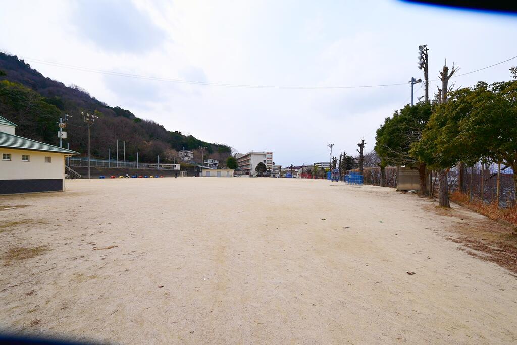 小学校　海田町立海田南小学校（小学校）まで871m