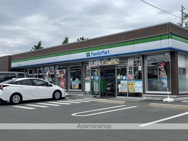 コンビニ　ファミリーマート浜松上島五丁目店（コンビニ）まで582m