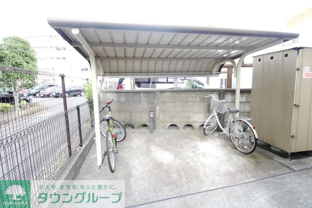 ショッピングセンター　イオンモール多摩平の森（ショッピングセンター）まで234m