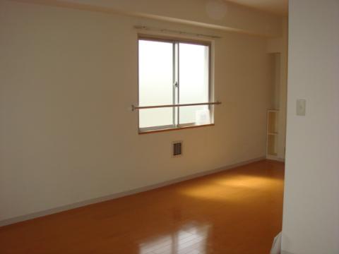 居室・リビング　室内