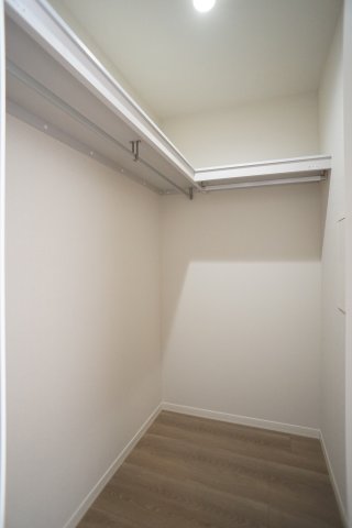 収納　洋室6.6帖のウォークインクローゼット♪